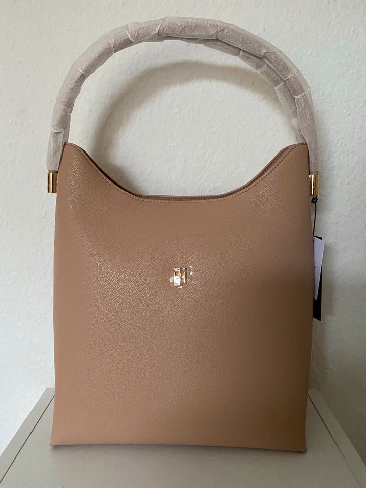 Neue Tommy Hilfiger Damen Handtasche Schultertasche beige in Essen