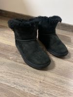 UGG Boots schwarz Größe 33,5 Frankfurt am Main - Ostend Vorschau