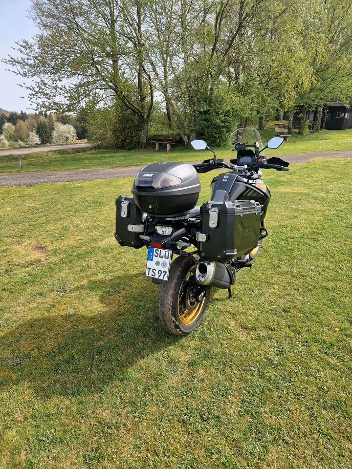 Suzuki V-Strom 1050 XT in Steinau an der Straße