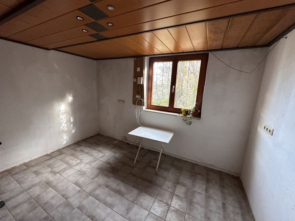 Renovierungsbedürftiges Ein- bis Zweifamilienhaus in idyllischer Sackgasse (Hanglage) in Schwabegg in Schwabmünchen