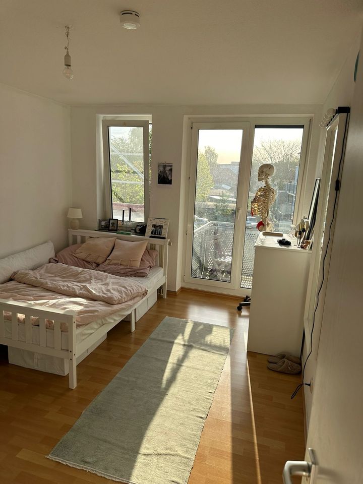 Zentrumnahes, lichtdurchflutetes WG-Zimmer mit Balkon in Greifswald