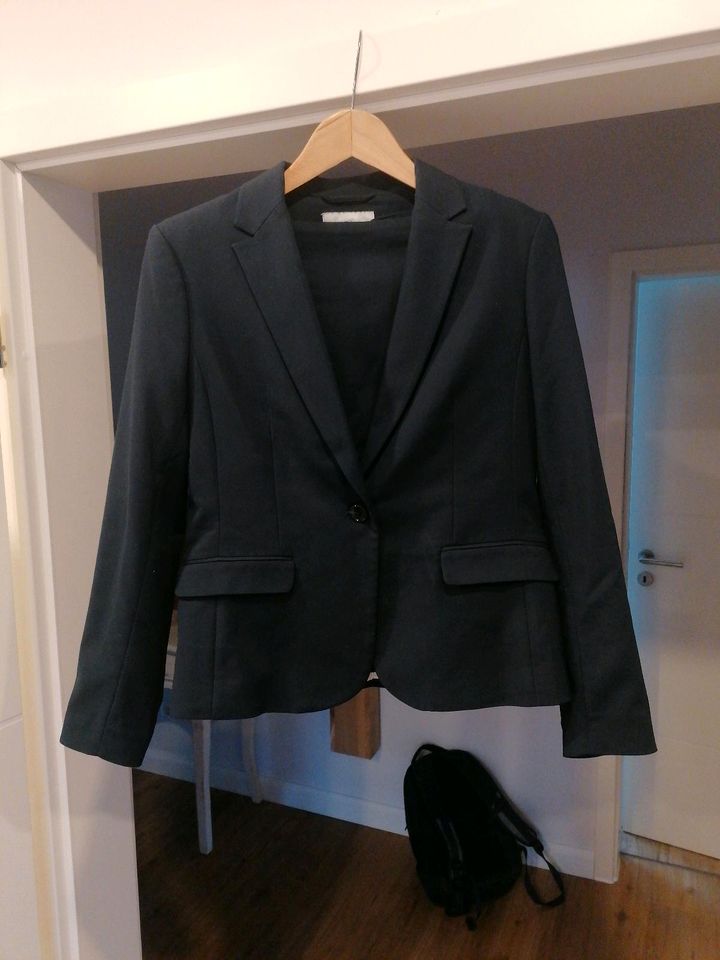 Blazer Rock Kostüm Damen Marine Blau H&M 42 in Sickte