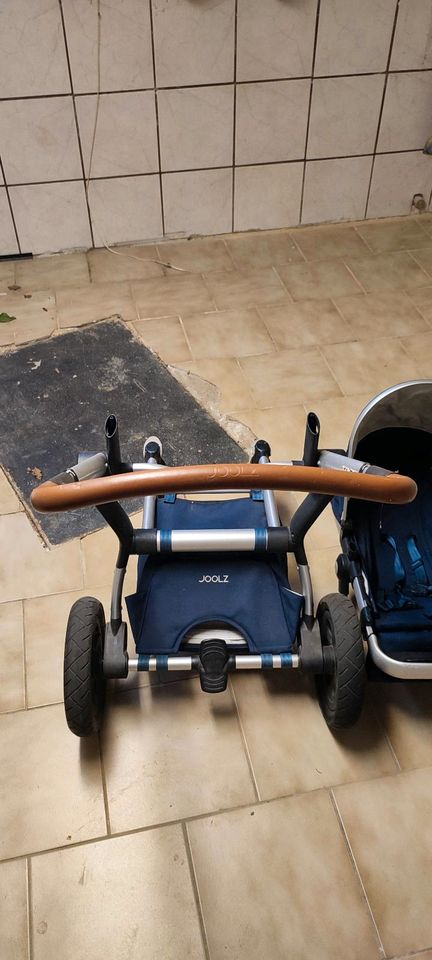 Joolz Kinderwagen mit vielen Zubehör in Kassel