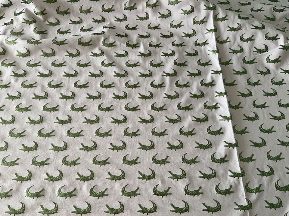 Jersey Baumwolle, 1,15 x 1,5 m, Grau/ Grün mit Krokodilen  in Hamm