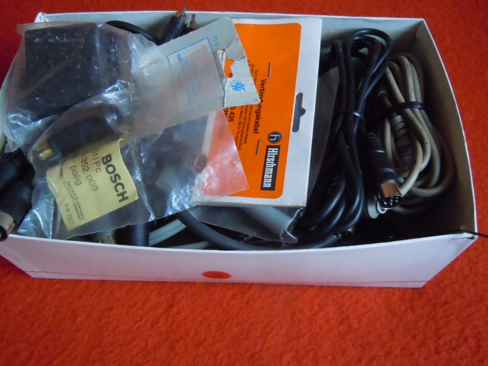 Kiste voll mit 19 Kabel Adapter Stecker Hifi Stereo Mono Hirschma in Aachen