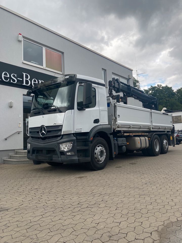 Mercedes Benz Actros / Antos 2536L Kipper mit Heckkran und Zange in Würzburg