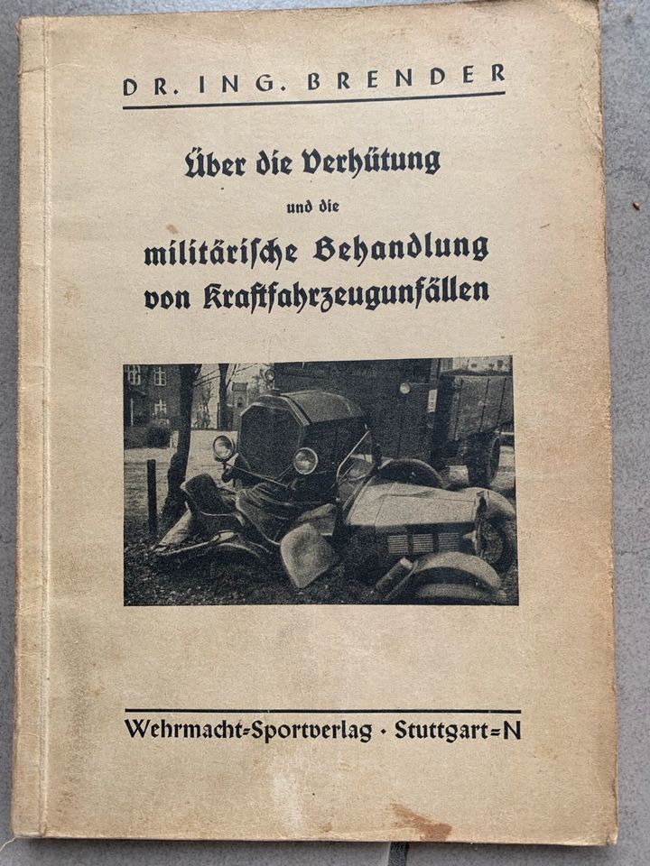 Über die militärische Behandlung von Kraftfahrzeugunfällen in Hamburg