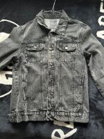 Dunkele Jeansjacke Primark Nordrhein-Westfalen - Voerde (Niederrhein) Vorschau