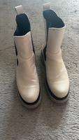 S-Oliver shoes Stiefel beige mit schwarzer Sohle Brandenburg - Potsdam Vorschau