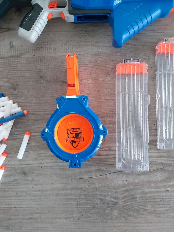 Set Nerf Infinus mit Trommelmagazin, 2 Magazinen, Peile in Hardheim