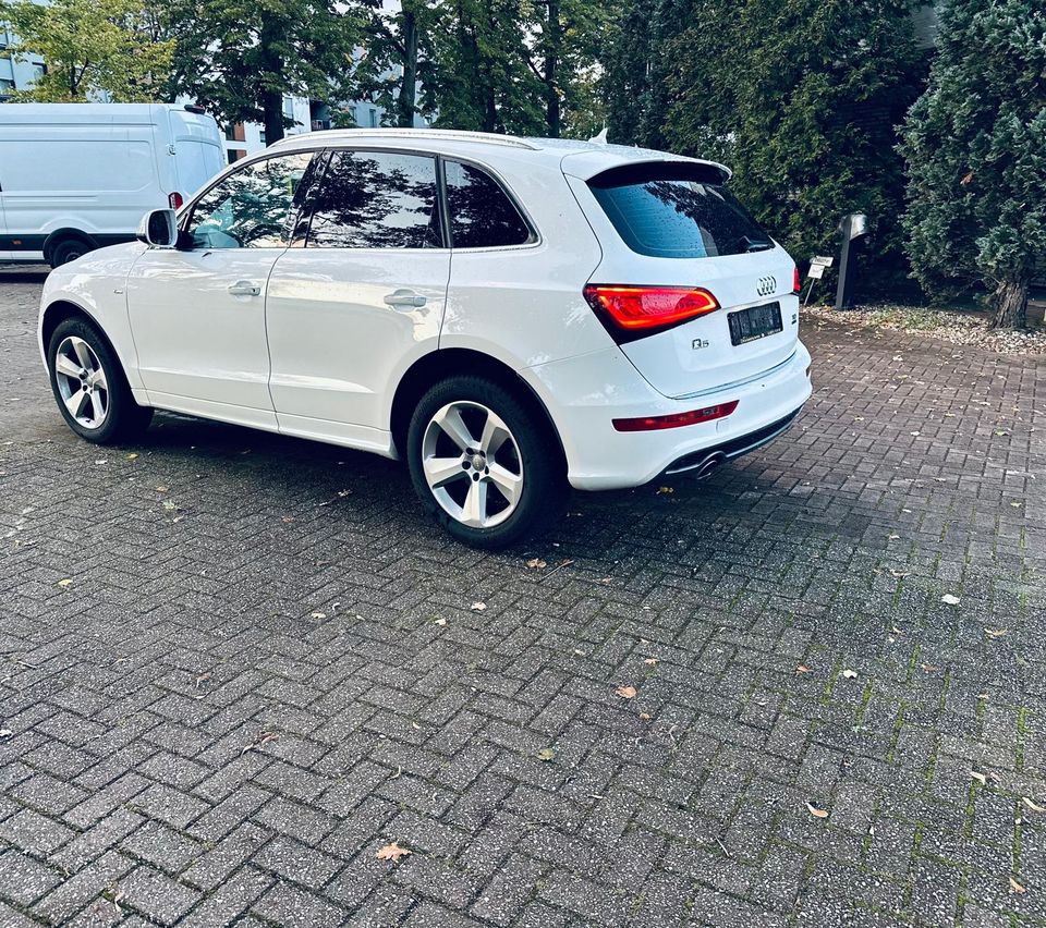 Audi Q5 S line 3.0 TDI quattro in Duisburg