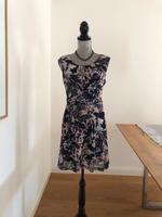 zero * gemustertes Minikleid mit Bindegürtel * Gr. 38 * Niedersachsen - Seelze Vorschau