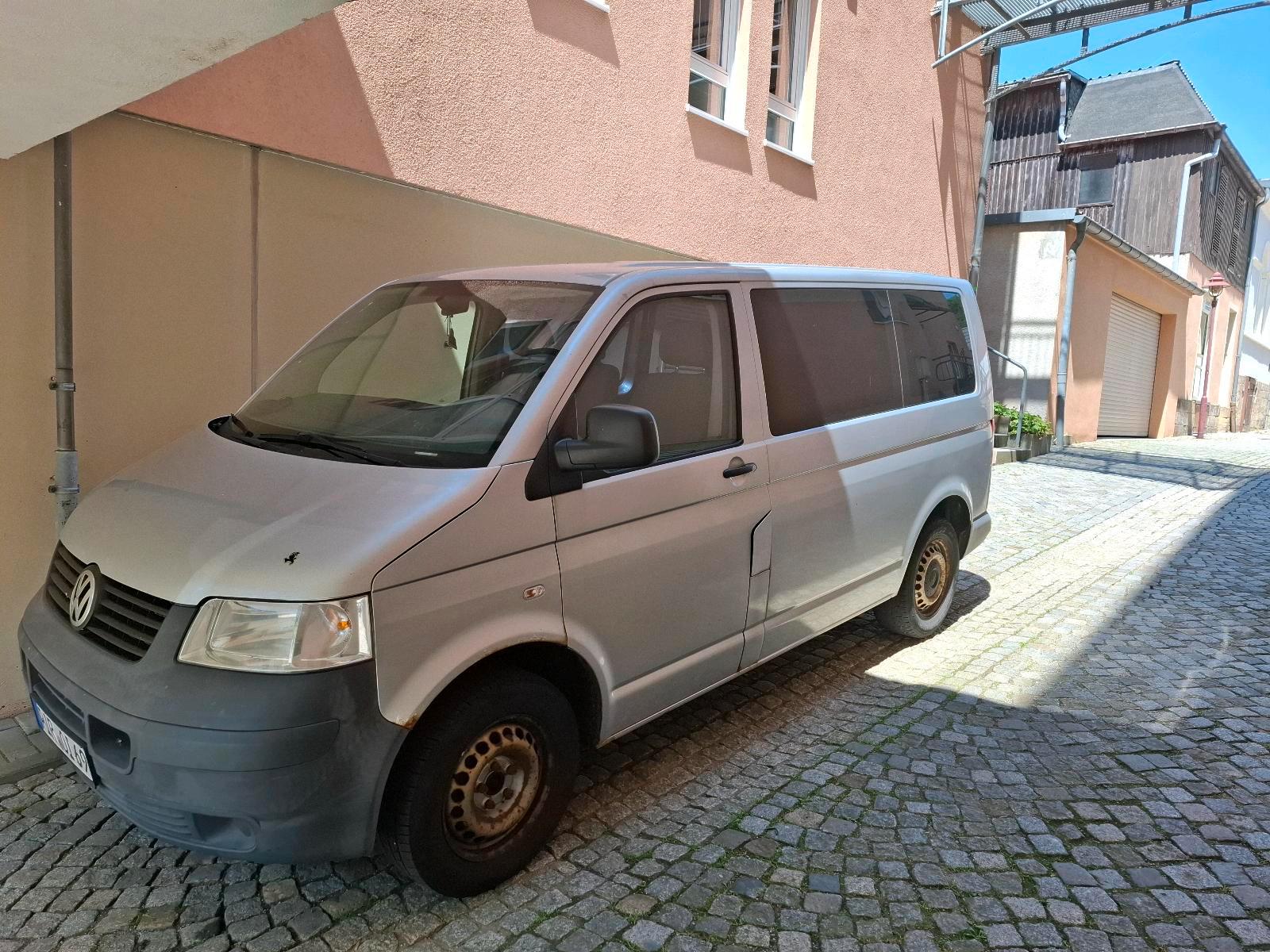 Abbildung des Autos VW T5 Caravelle