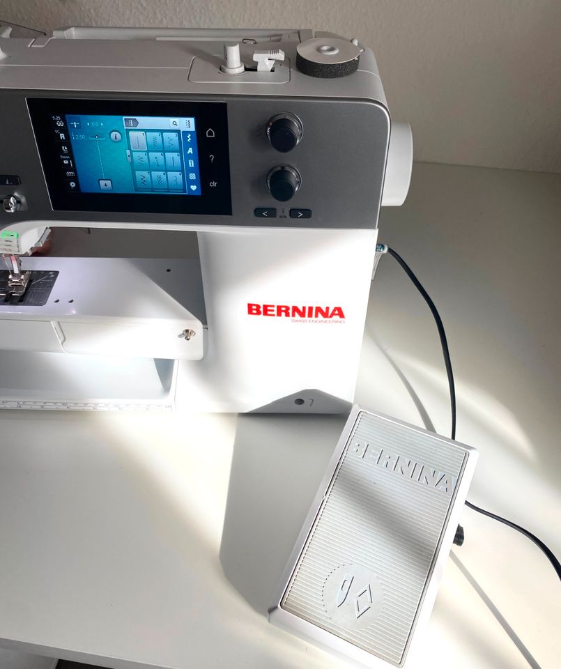 Bernina B480 Nähmaschine mit ganz viel Zubehör&Nähfuß Nr.8 in Jüchen