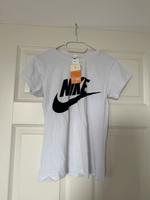 Nike Shirt Größe M weiß schwarz Müritz - Landkreis - Röbel Vorschau