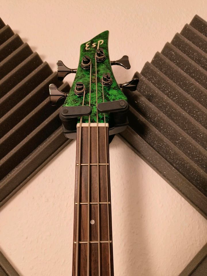 ESP RB-4 Rumble bass Wild green JAPAN in Berlin