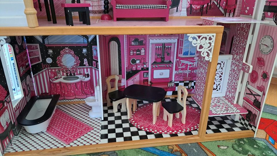 Großes Puppenhaus Barbie KidKraft Amalia in Schwerin