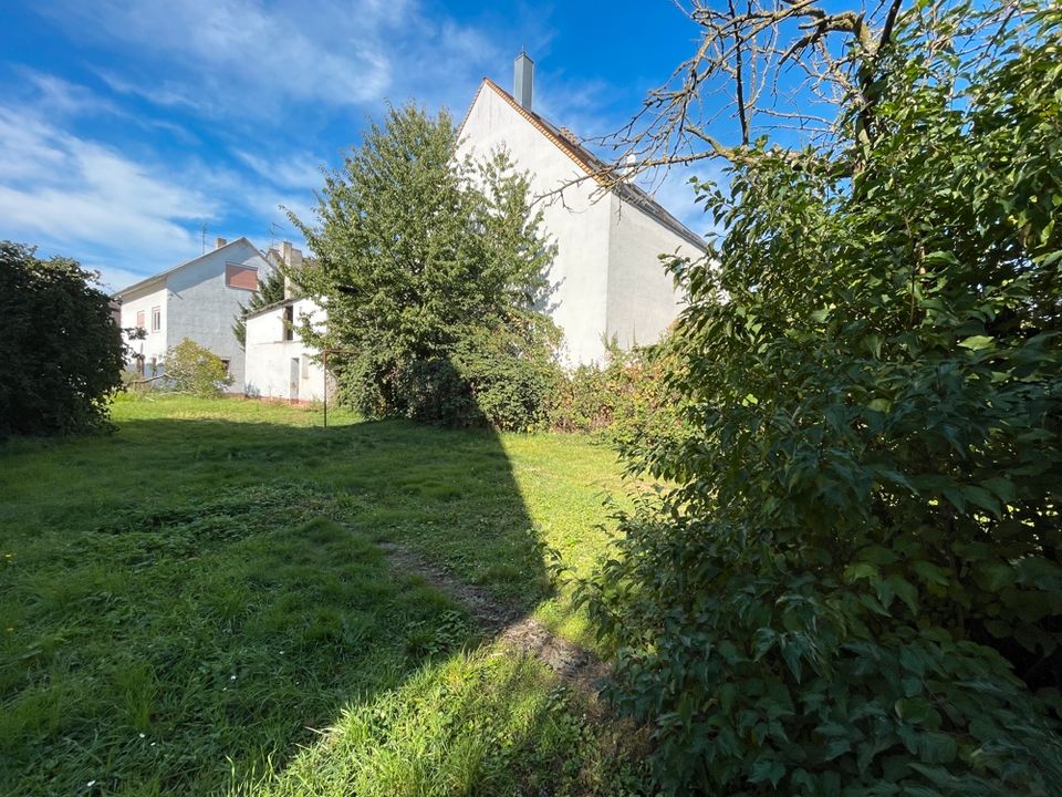 Großostheim- Wunderbares Grundstück mit Handwerkerhaus in gefragter Wohnlage! in Großostheim