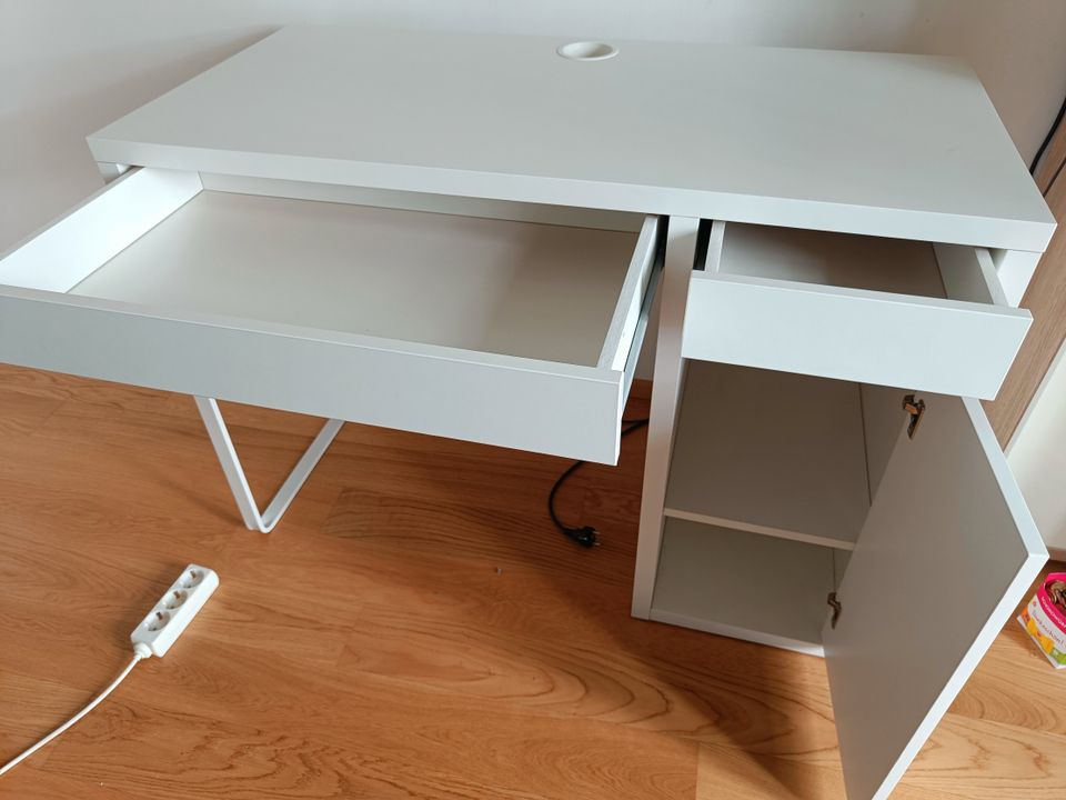 Letzte Chance: Ikea Schreibtisch für Homeoffice oder Kinderzimmer in Berlin