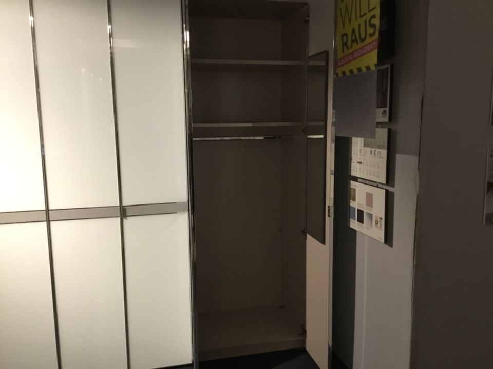 Möbel,Staud,Schrank Salsa-G,330x230,Weißglas-Grau,XXXLutz in Wolfsburg