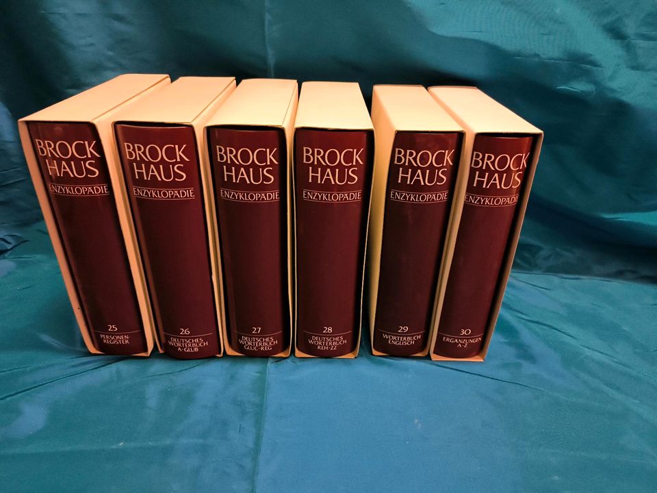 Brockhaus Enzyklopädie von 1991 in 24 Bänden + 6 Ergänzungsbände in Berlin