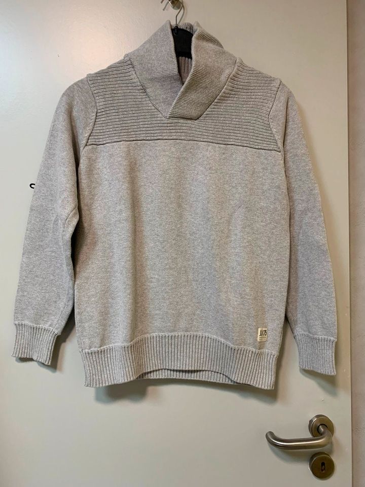 Schicker Herren Pullover Pulli von Jack & Jones Gr. M in Duisburg