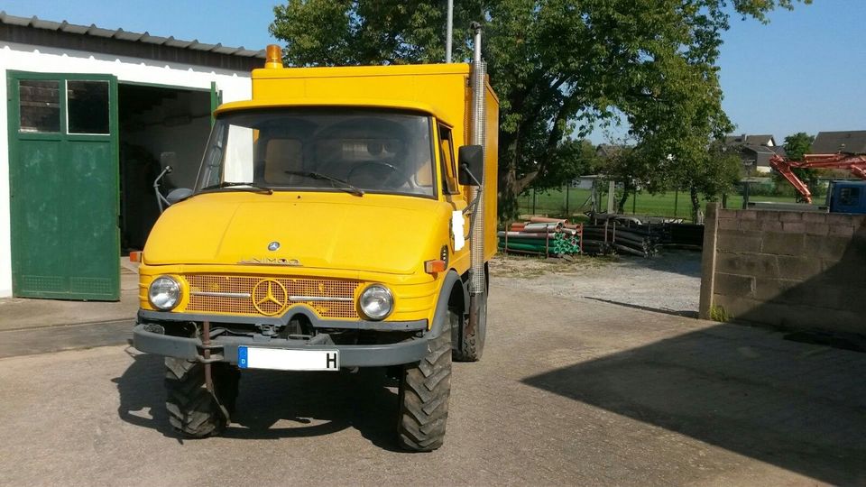 Unimog 421 mit Kabelzugwinde, 2315 Betriebsstunden, 68000km in Langenfeld