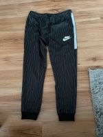 Nike Trainingsanzug Hose L Nordrhein-Westfalen - Waltrop Vorschau