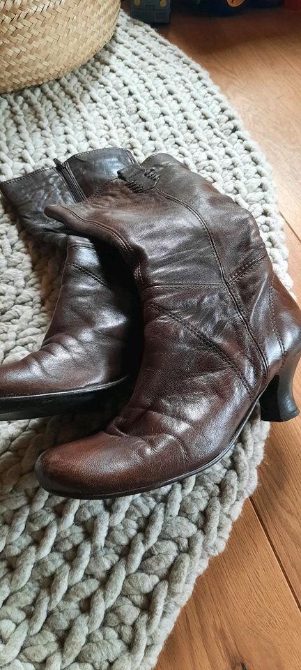 Weiche Echtleder-Stiefel von andré, sehr guter Zustand, braun in Echternacherbrück