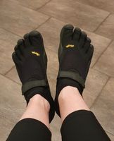 Vibram Fivefingers KSO Barfußschuhe Zehenschuhe Schwarz 39 W Niedersachsen - Hambergen Vorschau