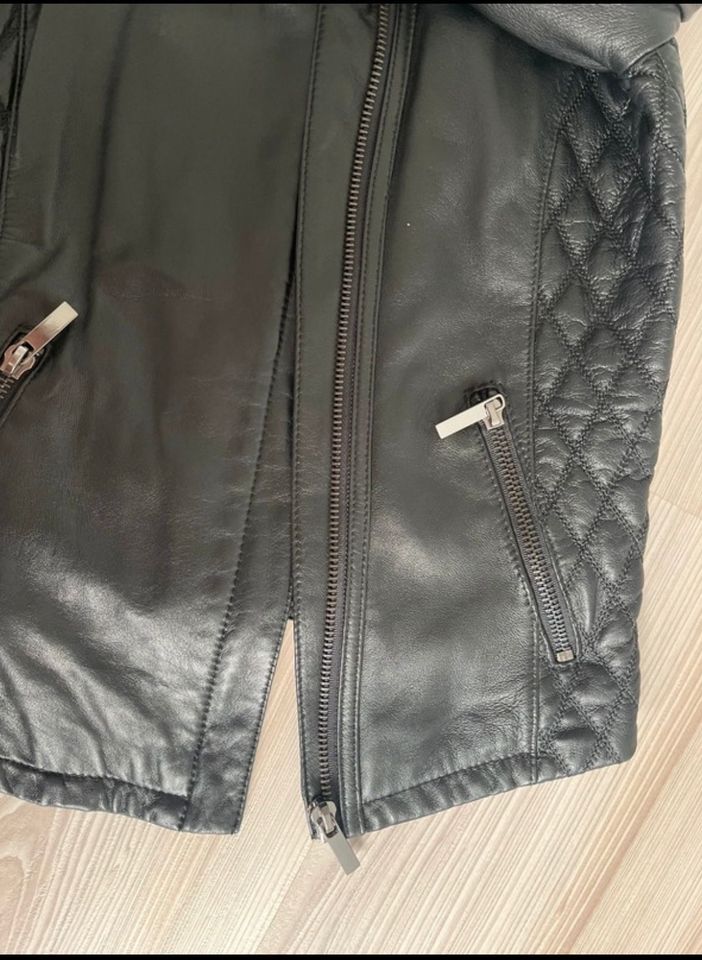 ZARA Damen Lederjacke in Bielefeld