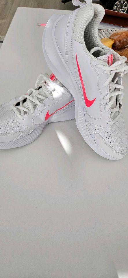 Sport schuhe nike 42 in Flensburg