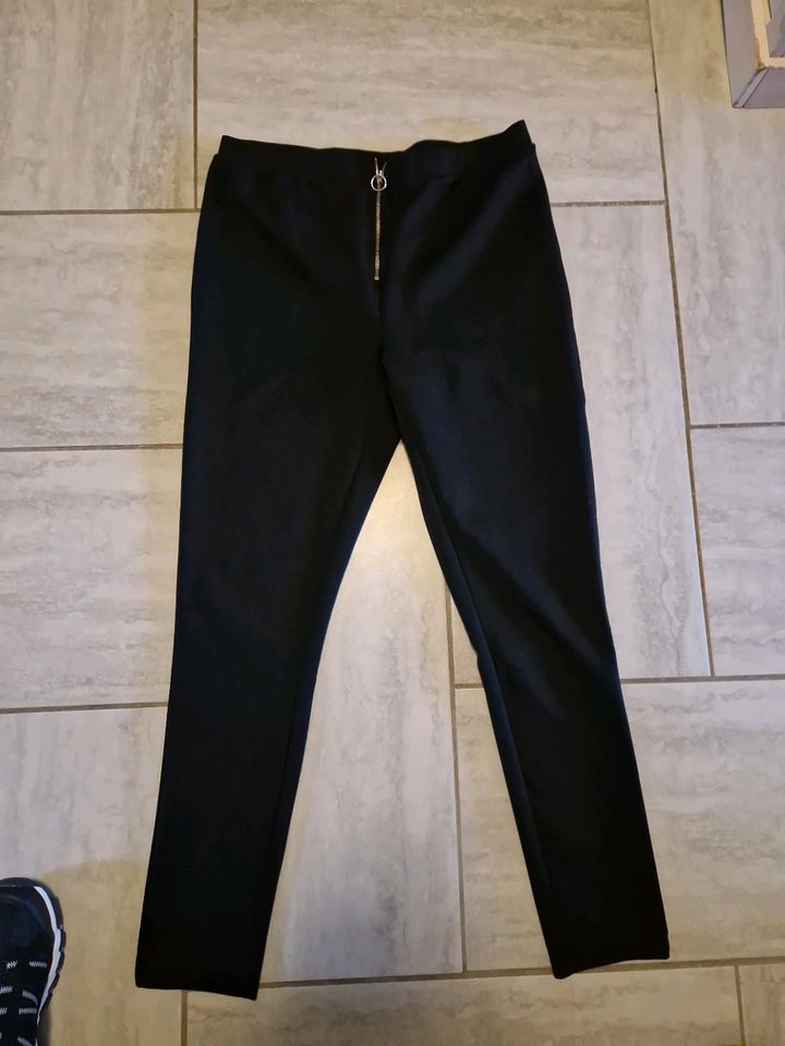 Janina * Hose * Stretch * schwarz * Gr. 42 in Oberhausen