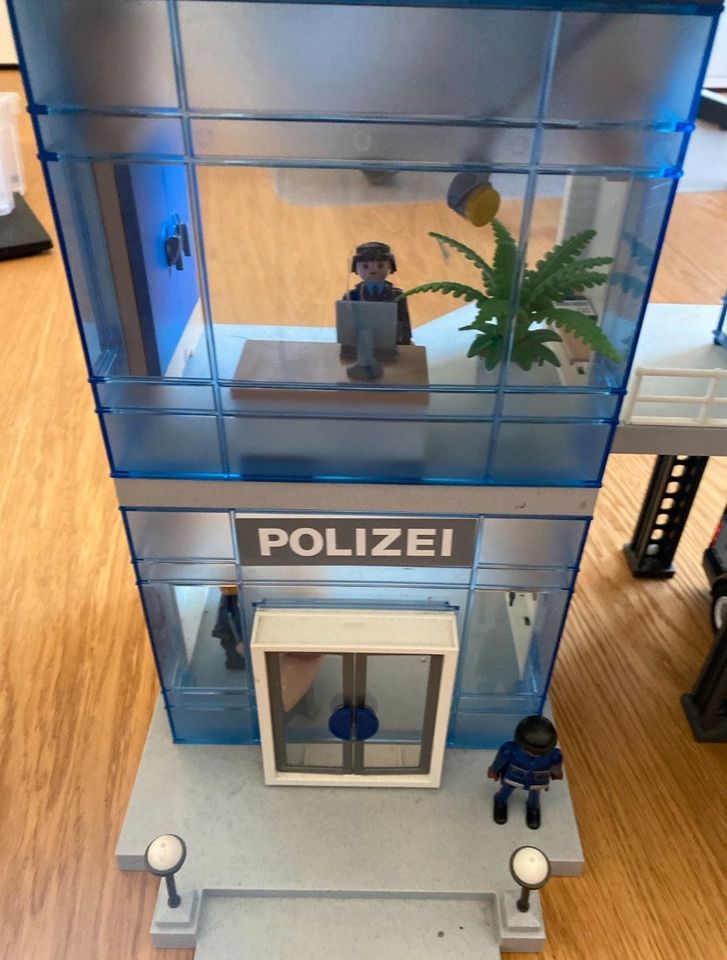 XXL Playmobil Polizei Set Polizeistation 6872+5176, 5178, 9236, in Berlin