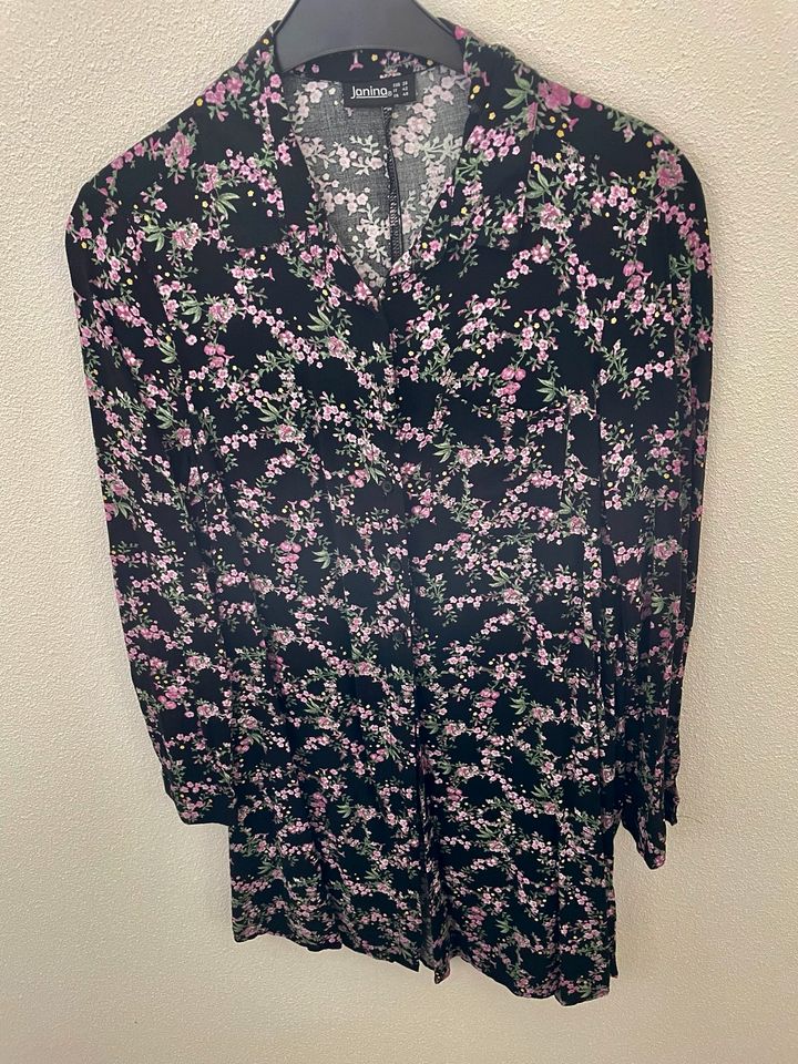 Kleid Knopfleiste Bluse lang Damen Gr. 38 Blumen in St. Wendel