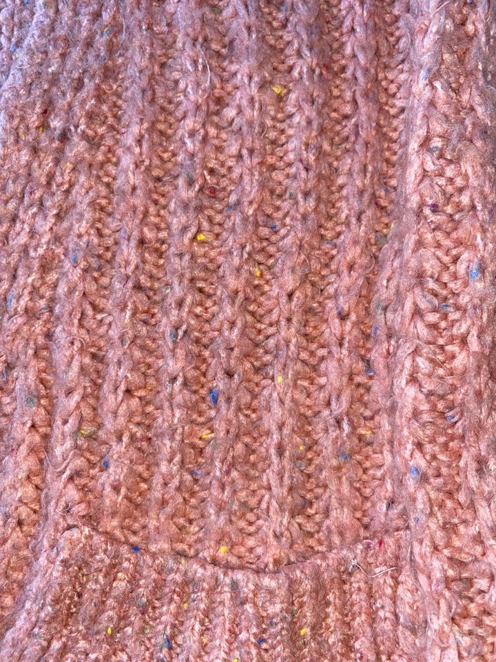 Kuschelige Strickjacke in rosa von Zara Gr 140 in Rüsselsheim