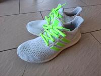 Adidas ultra boost leichte Sneakers Sportschuhe Laufschuhe 45 1/3 Dresden - Gorbitz-Süd Vorschau