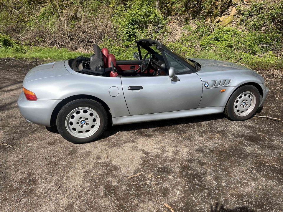 BMW Z3 - TÜV und Inspektion Neu - 53000 Kilometer - Hardtop in Saarbrücken