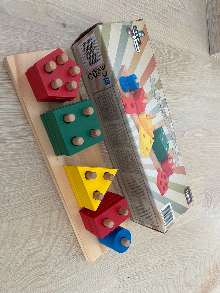 Holzspielzeug Holz Puzzle Steckspiele Lernspielzeug in Bergisch Gladbach
