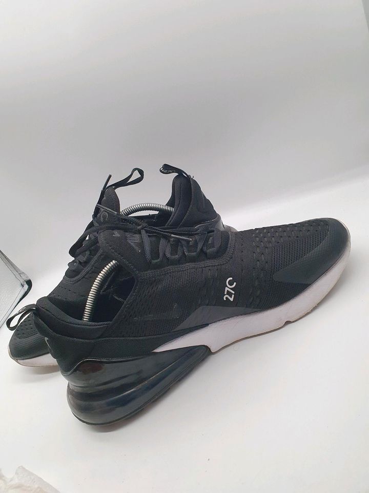 Nike Air Max 270 Herren Schuhe Grösse 44.5 NP159 in Berlin