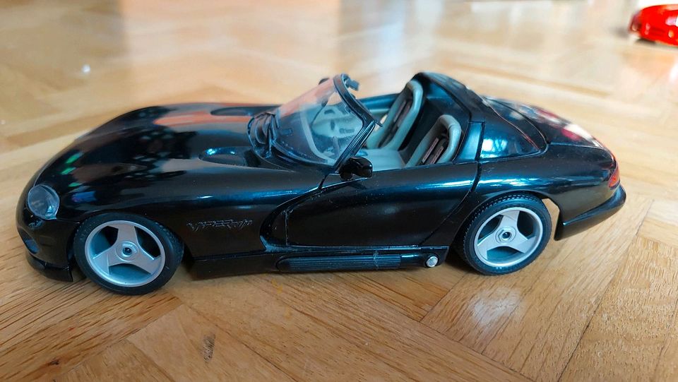 Dodge Viper RT/10  1:18  Schwarz  Burago in Vettweiß