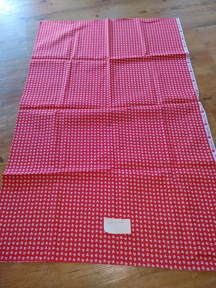 Stoffpaket Baumwolle rot super für Patchwork in Wiesbaden