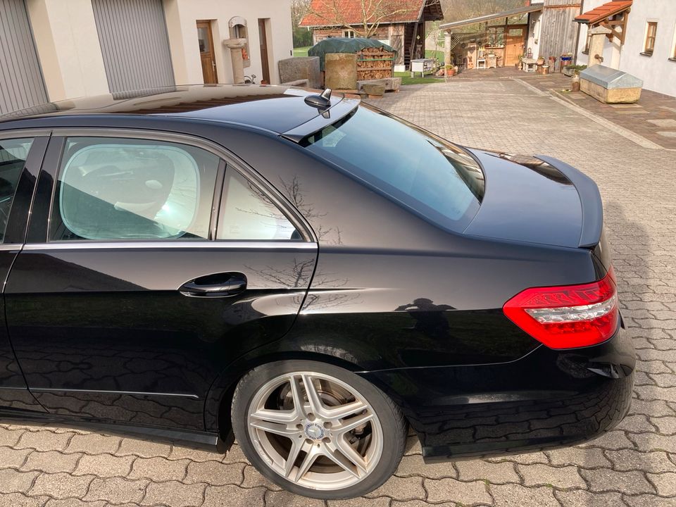 W212 E350 AMG 4matic E Klasse Avantgarde in Dorfen