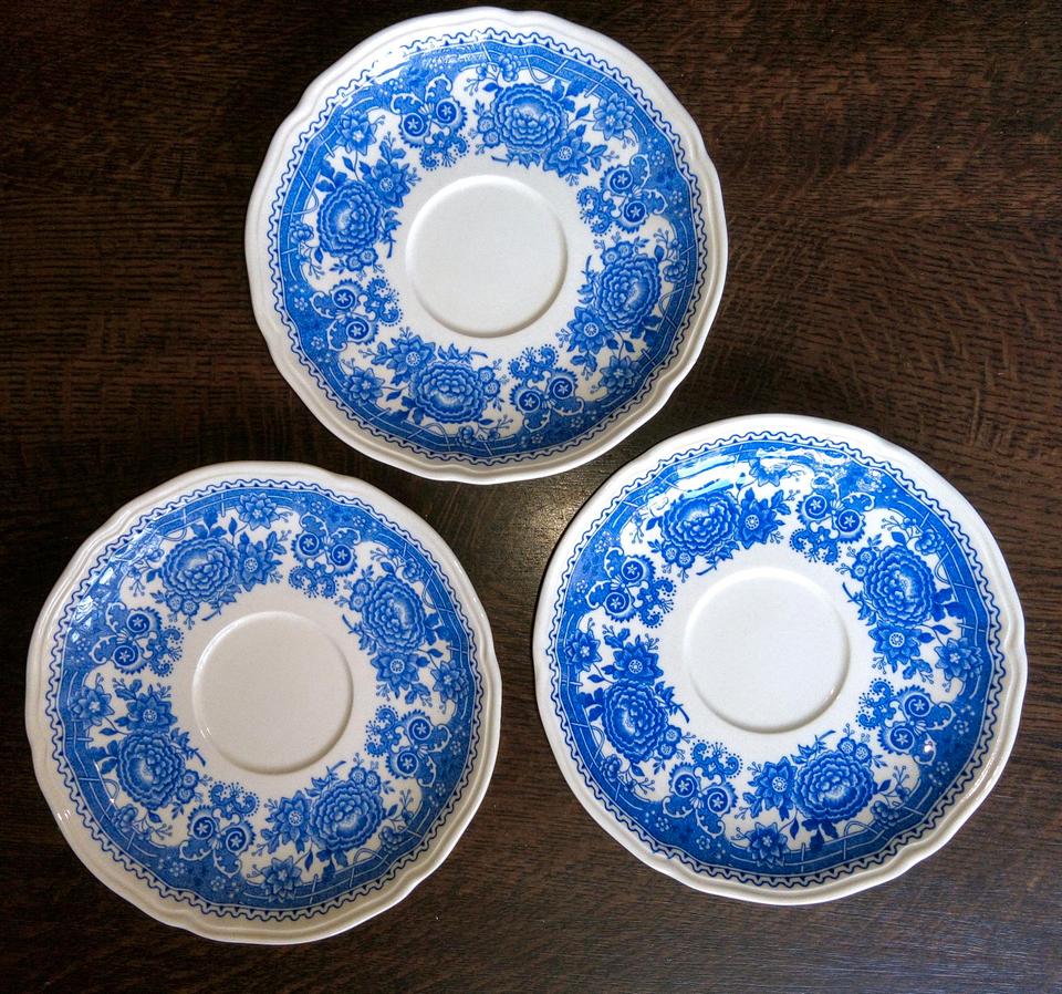 VILLEROY & BOCH . V&B BURGENLAND BLAU KAFFEETASSEN U. UNTERTELLER in Hamburg