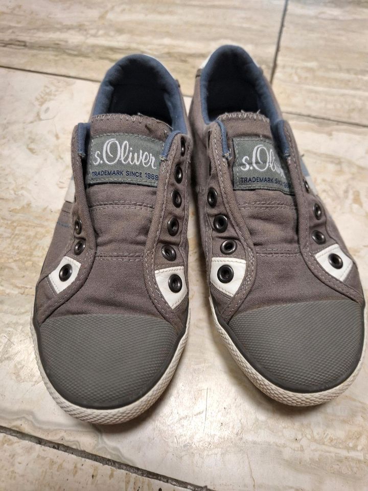 Sneakers s'Oliver Gr. 36 in Poing