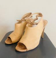 Bally Sandalen Pumps Gr. 37 Frankfurt am Main - Nordend Vorschau