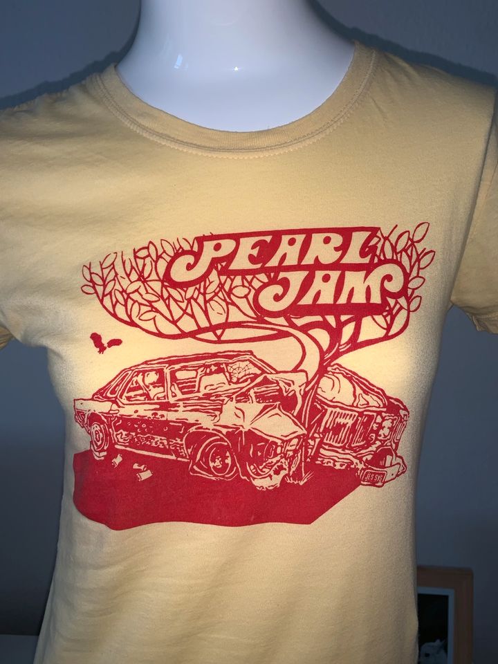 Pearl Jam Band Shirt Girls gelb-rot "Crash" S in Berlin