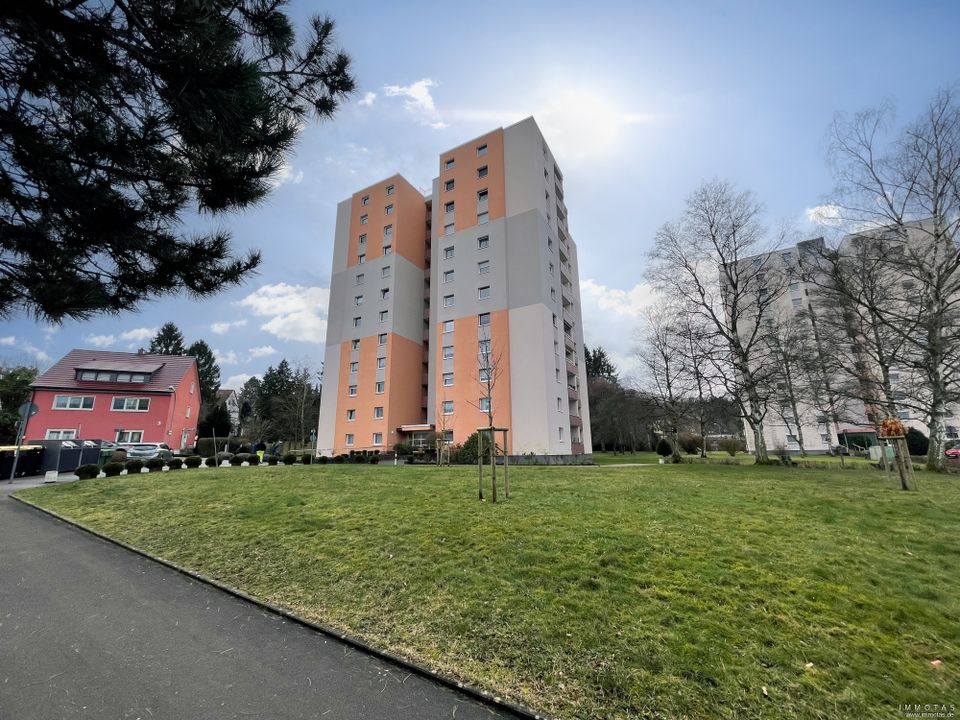Eigentumswohnung mit Loggia in sehr gepflegtem Mehrfamilienhaus in Saarbrücken