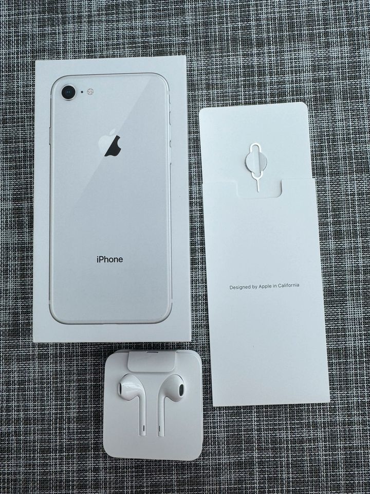 iPhone 8 - Silver - 256 GB in Oberhausen