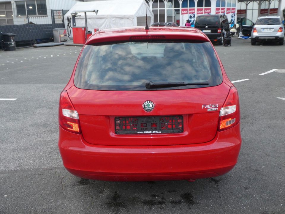 Skoda Fabia Combi Classic 1,2 /KLIMA/1 HAND in Nürnberg (Mittelfr)